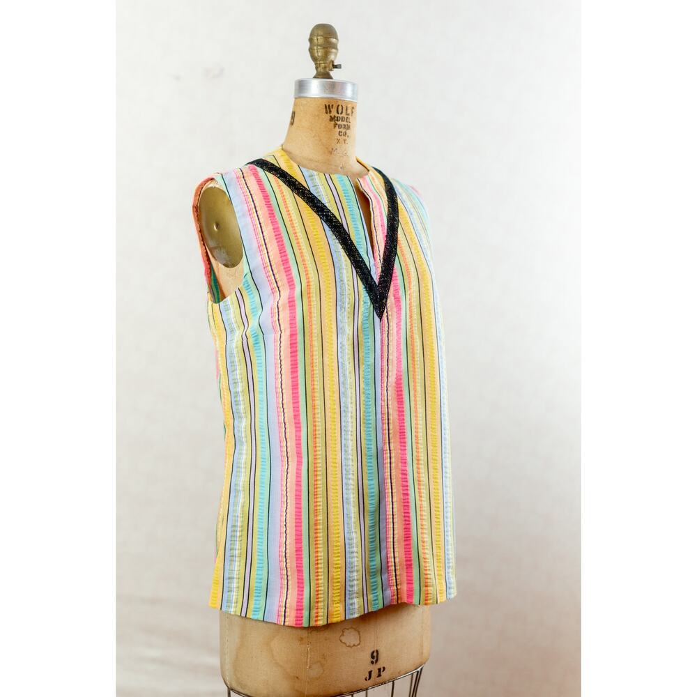 Vintage 70s Rainbow Stripe Blouse, Seersucker V Neck Top, Art Teacher Artsy, Med